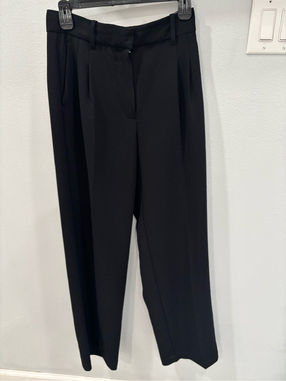 Aritzia Effortless Pant